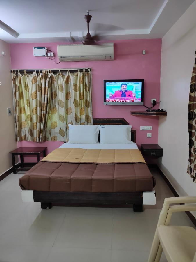 Hotel DKR RESIDENCY Tirupati Exterior foto