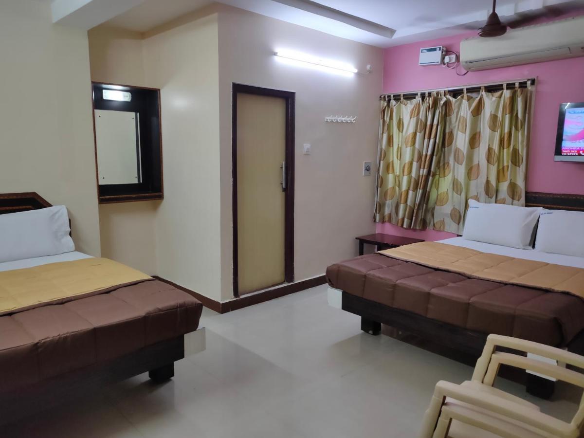 Hotel DKR RESIDENCY Tirupati Exterior foto